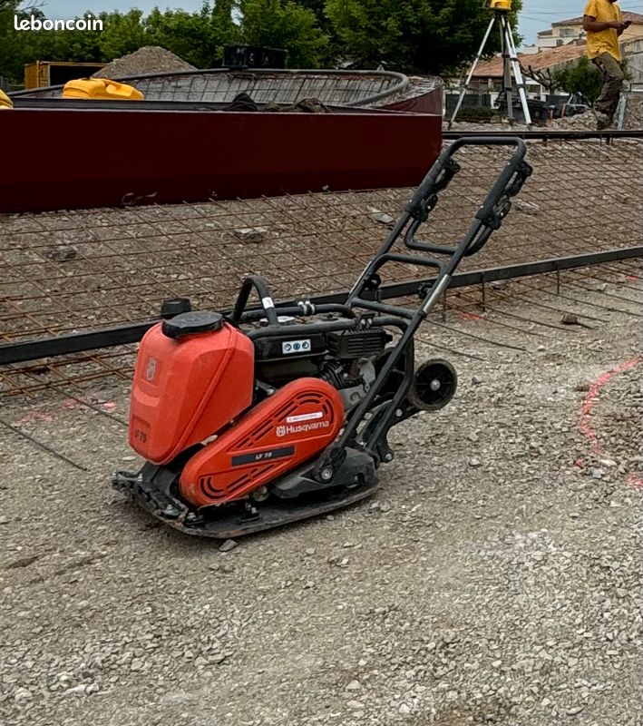 🔧 Location Plaque Vibrante – Husqvarna LF75 🔧 (image 1)