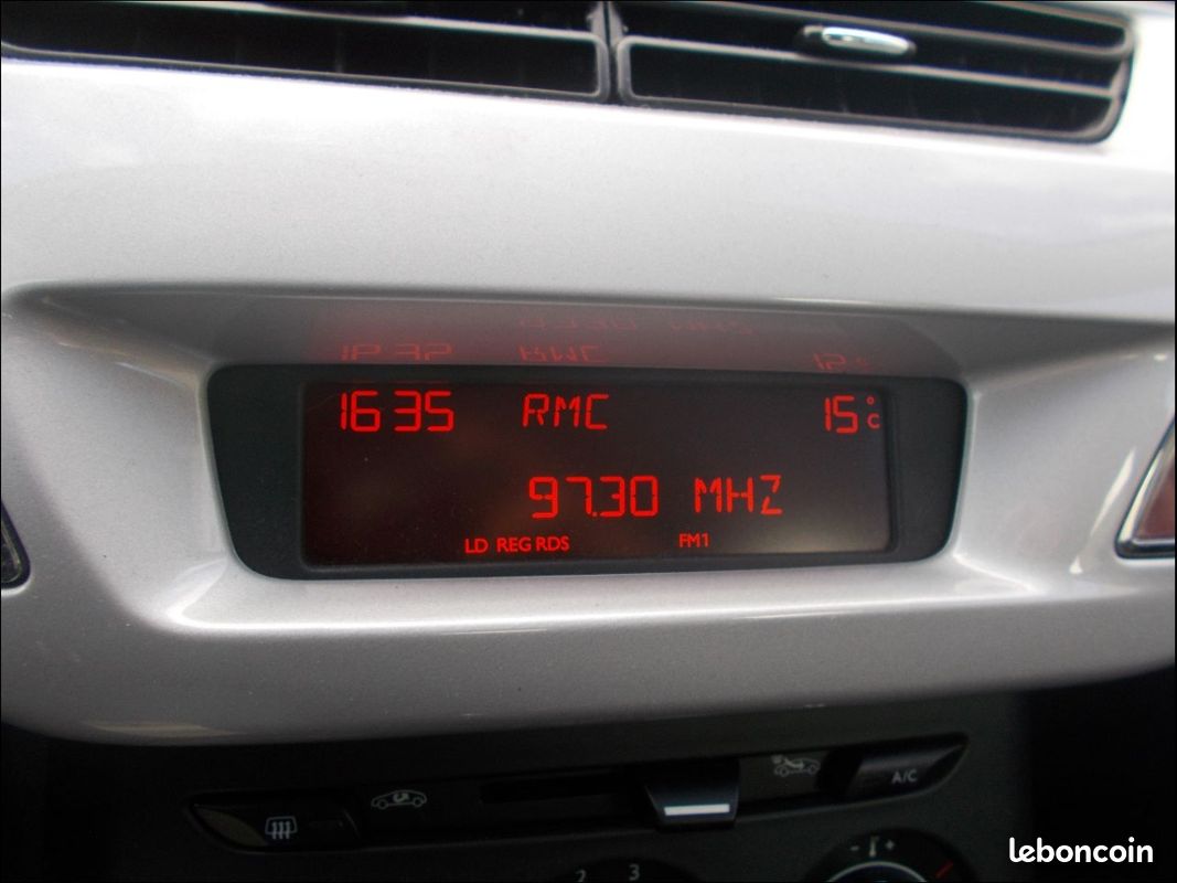 Citroën C3 (2) PureTech 82 BVM Attraction (image 10)
