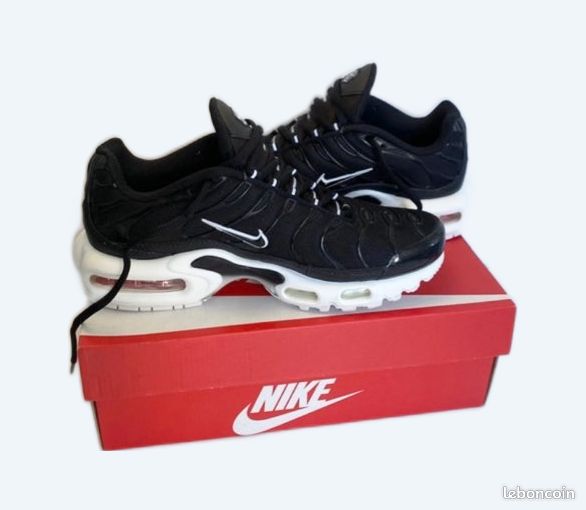 Nike Tn Noir Blanc Nike Air Max Plus TN Noir/Blanc Taille 38