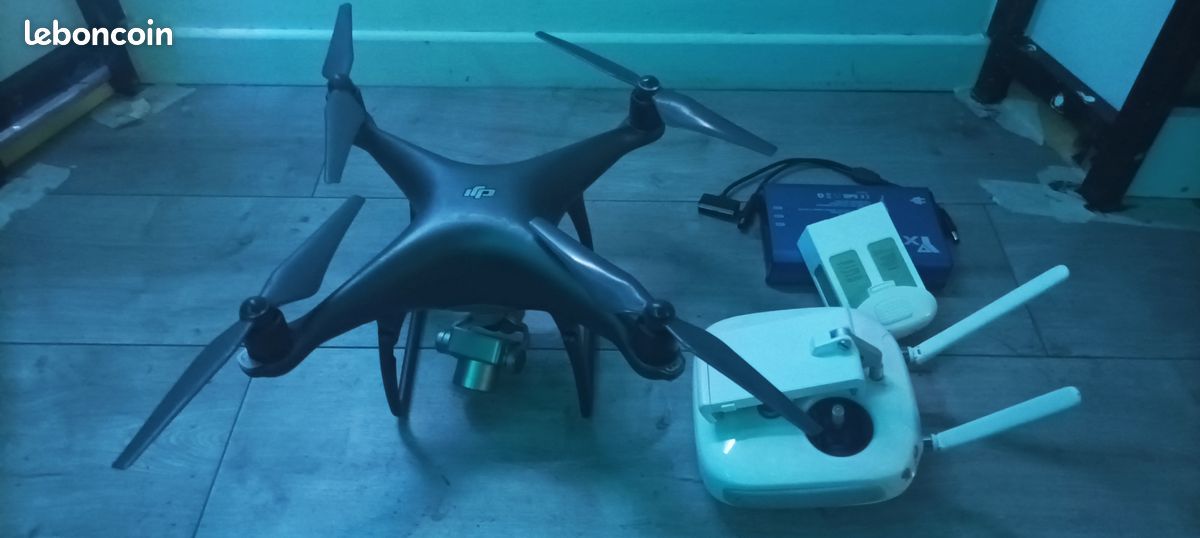 Drone phantom 4 obsidian pour pieces (image 1)