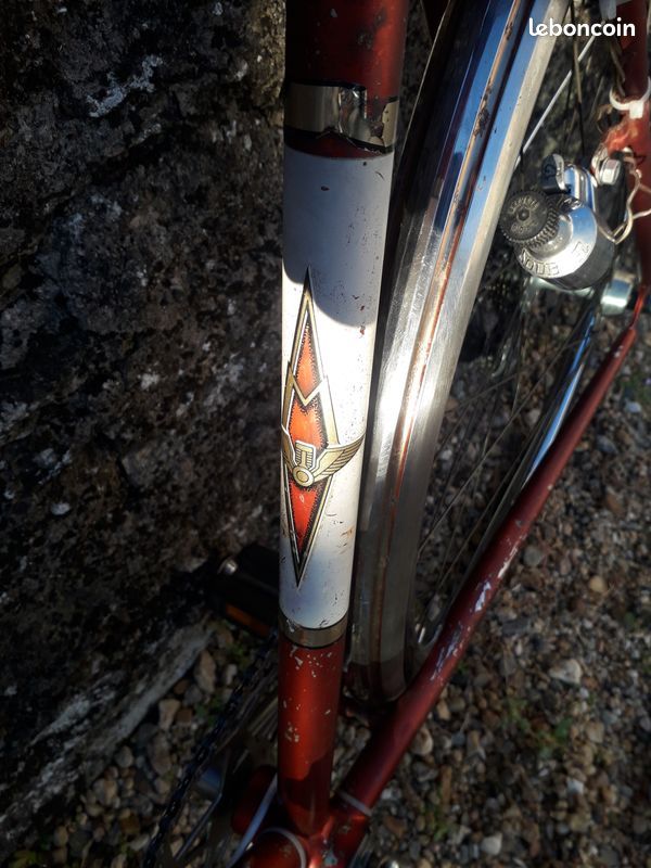 cyclisme - ancienne Sacoche Henri Gauthier - selle vélo vintage