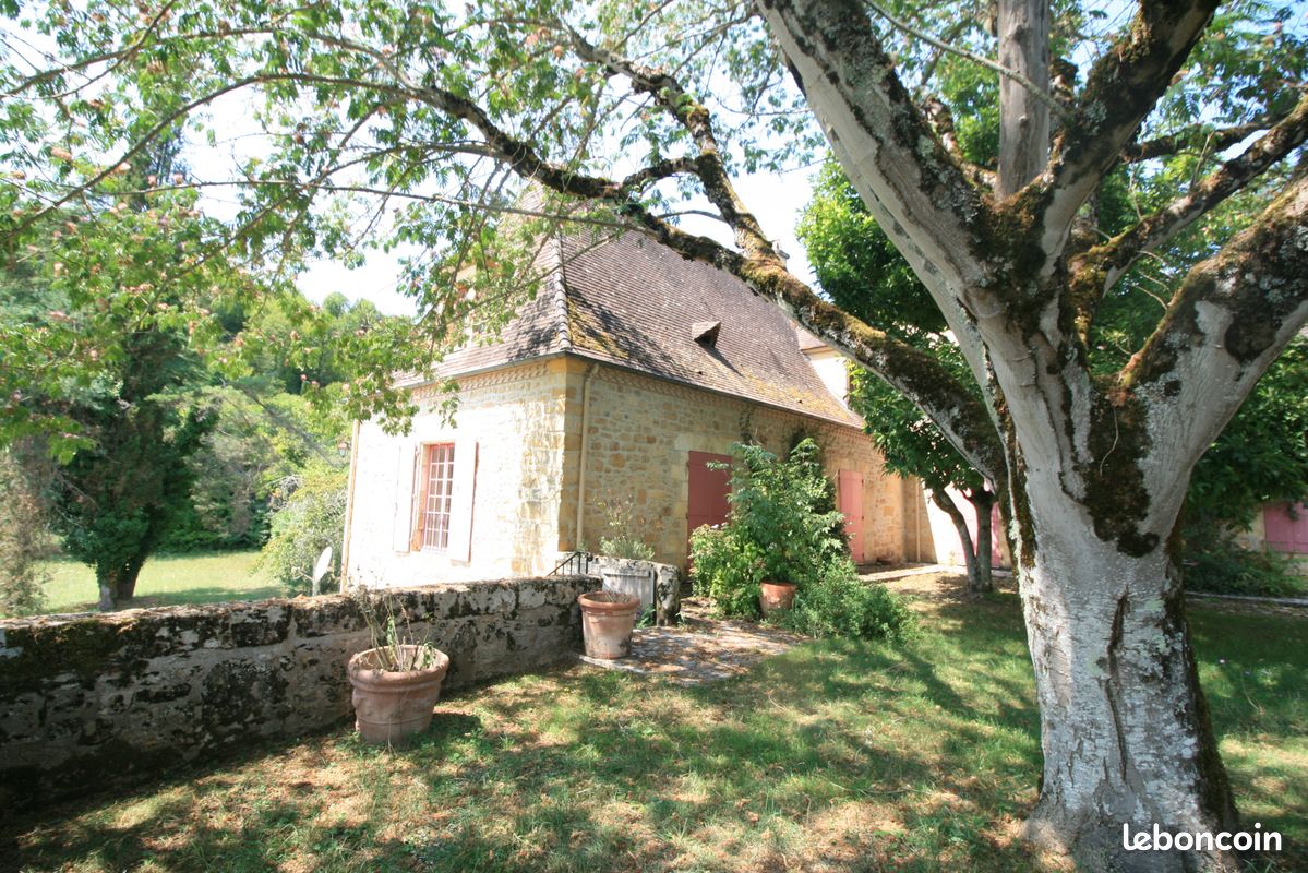 Propriété 7 pièces 181 m² (image 3)