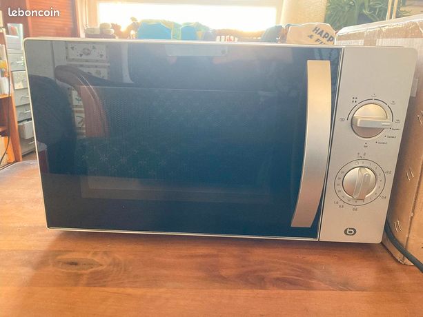 Micro ondes grill ESSENTIELB EG204s Titane