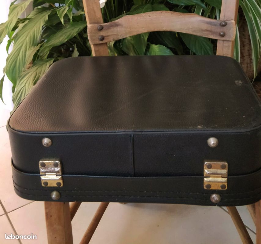 Valise Ancienne Noire Vintage - Bagagerie Rétro - Occasion Avec Marques D'usage
