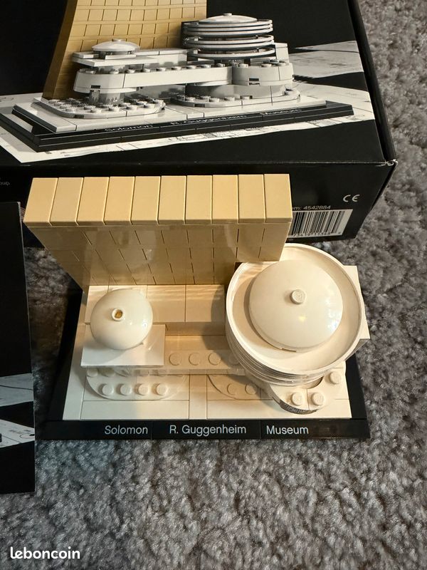 Lego Architecture Solomon R Guggenheim Museum 21004 Collection