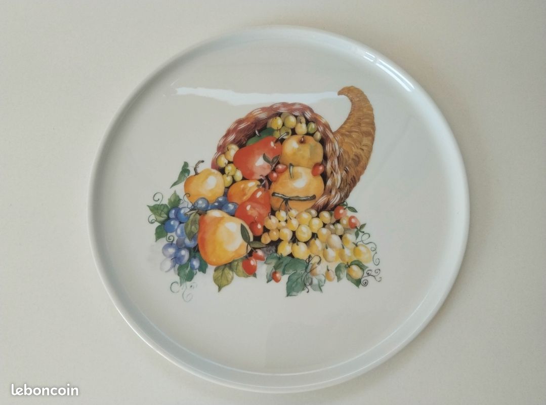 Vintage - Ancienne grande assiette plat à tarte en porcelaine - Chêne Saint Louis
Décoration fruits (image 1)