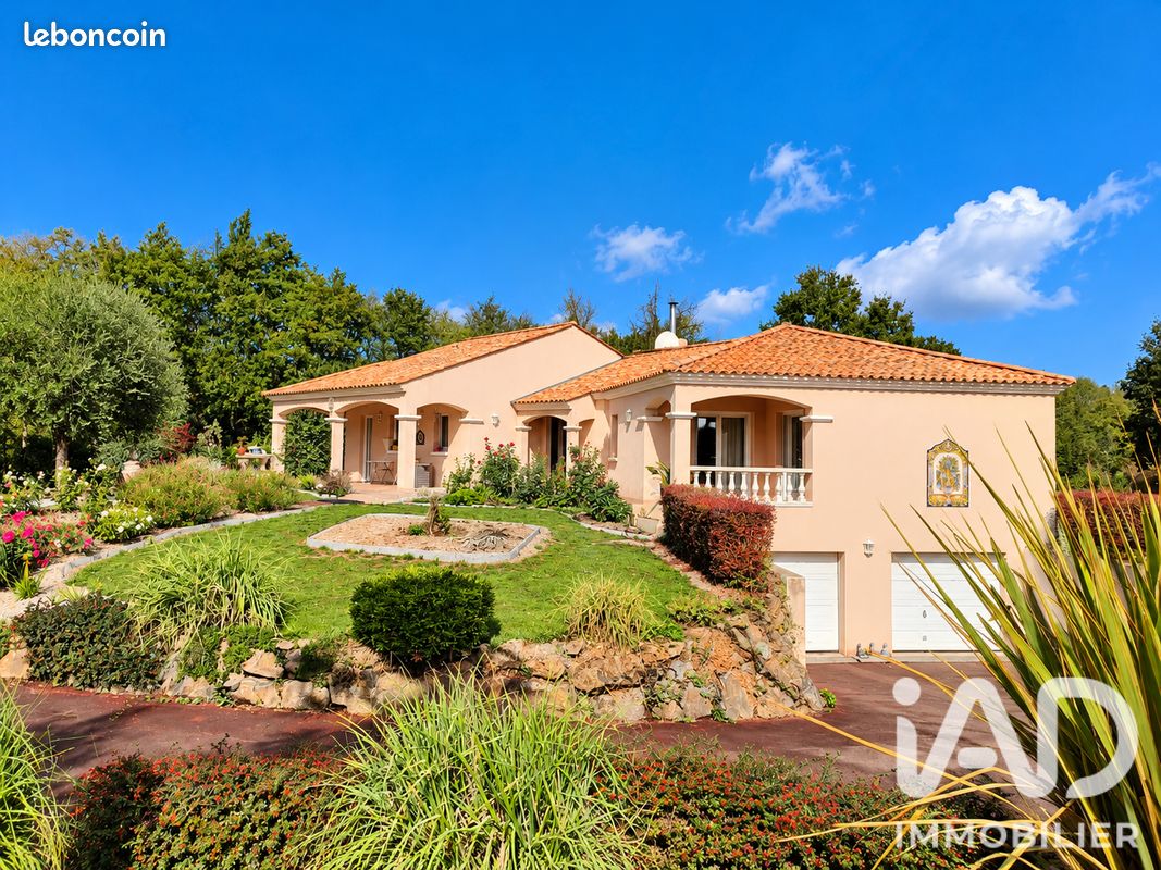 Maison 9 pièces 228 m² · à Moutiers-les-Mauxfaits · 228 m² · 538 000 €