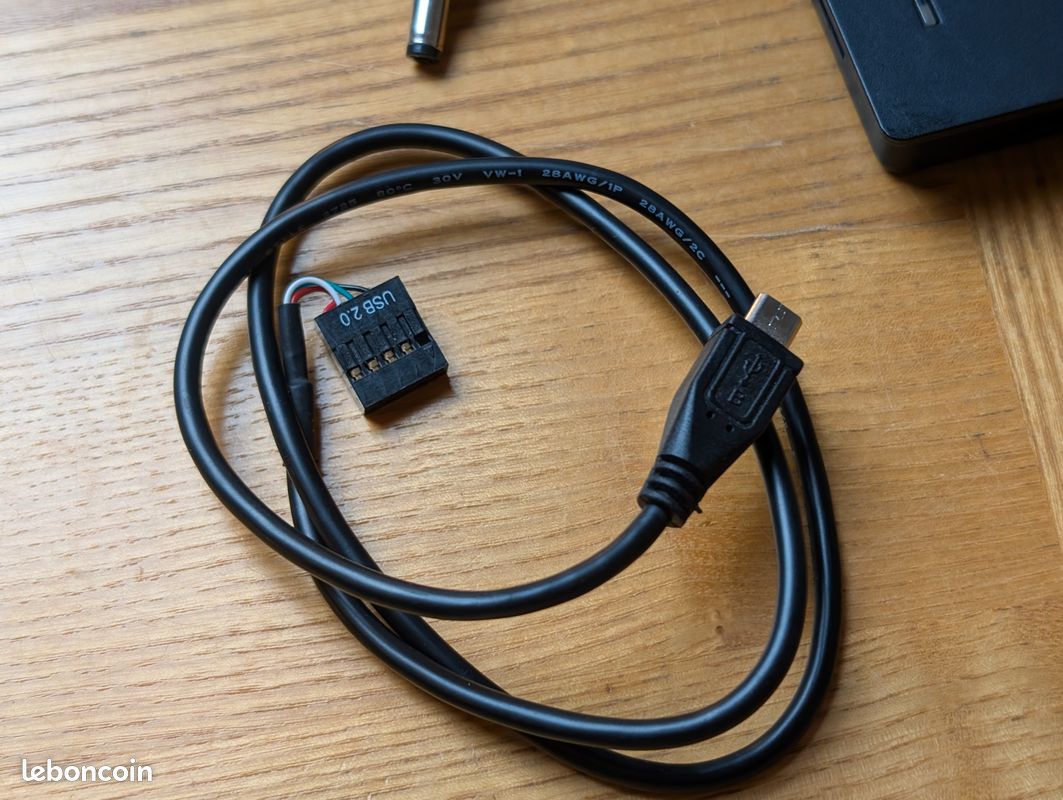 Contrôleur de Ventilateurs NZXT GRID+ V2 - Accessoires informatique