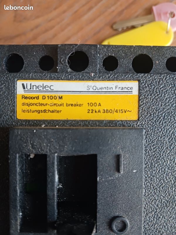 Disjoncteur UNELEC D100M référence 11343 (image 2)