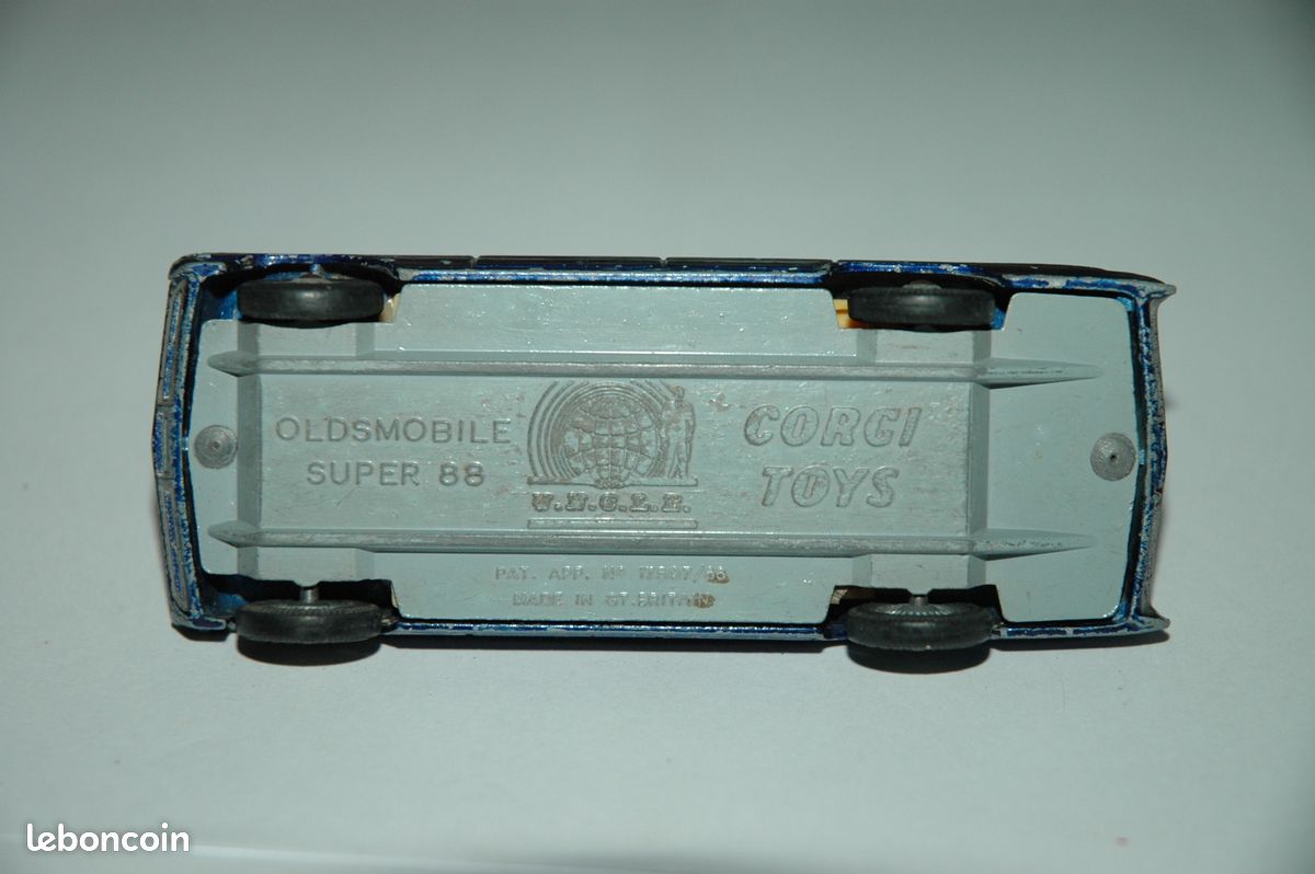 Modèle Réduit Corgi Toys GB 235 Oldsmobile Super 88 (1961-1965) - Échelle 1/43 | Occasion Avec Boîte