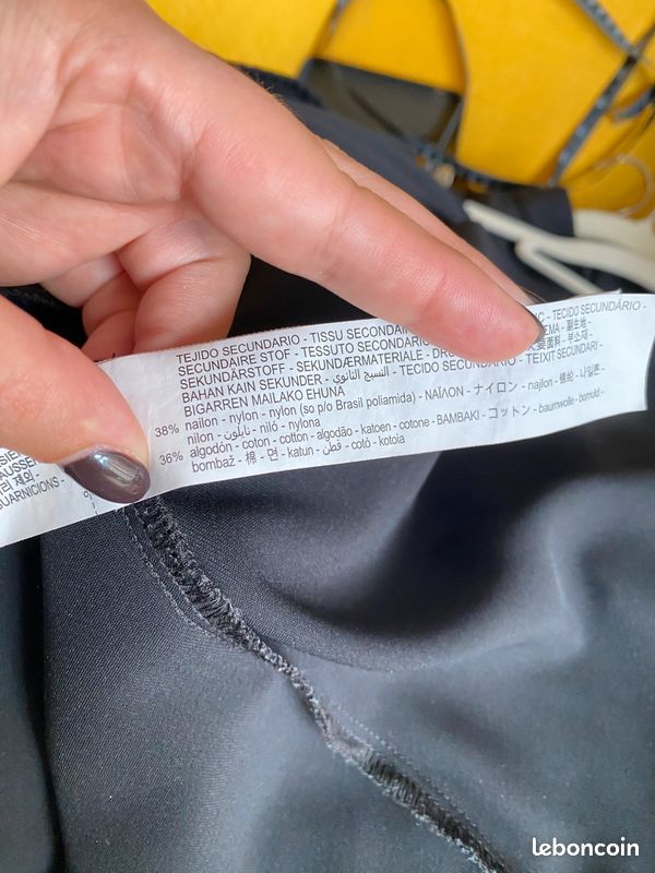 Robe Noir Courte Bershka Robe courte à bretelles Robes et combinaisons Femme B Robe Noir Courte Bershka Robe courte à bretelles Robes et combinaisons Femme B