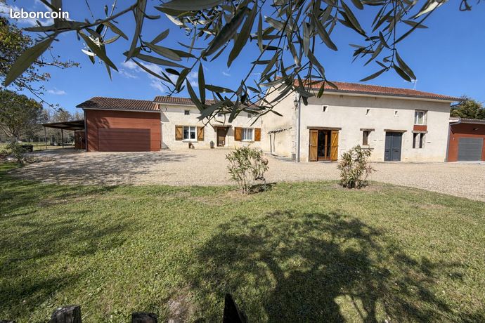 Propriété 6 pièces 160 m²