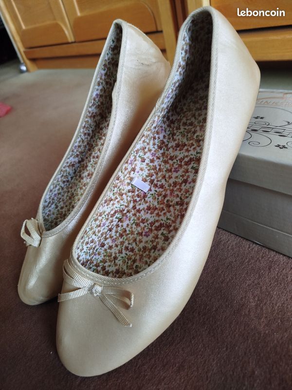 Chaussures Ballerines beige (image 2)