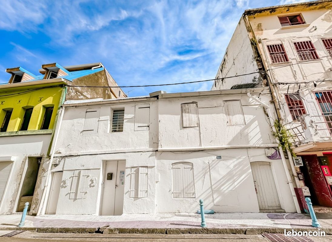 Local commercial 99 m² · à Fort-de-France · 99 m² · 99 990 €