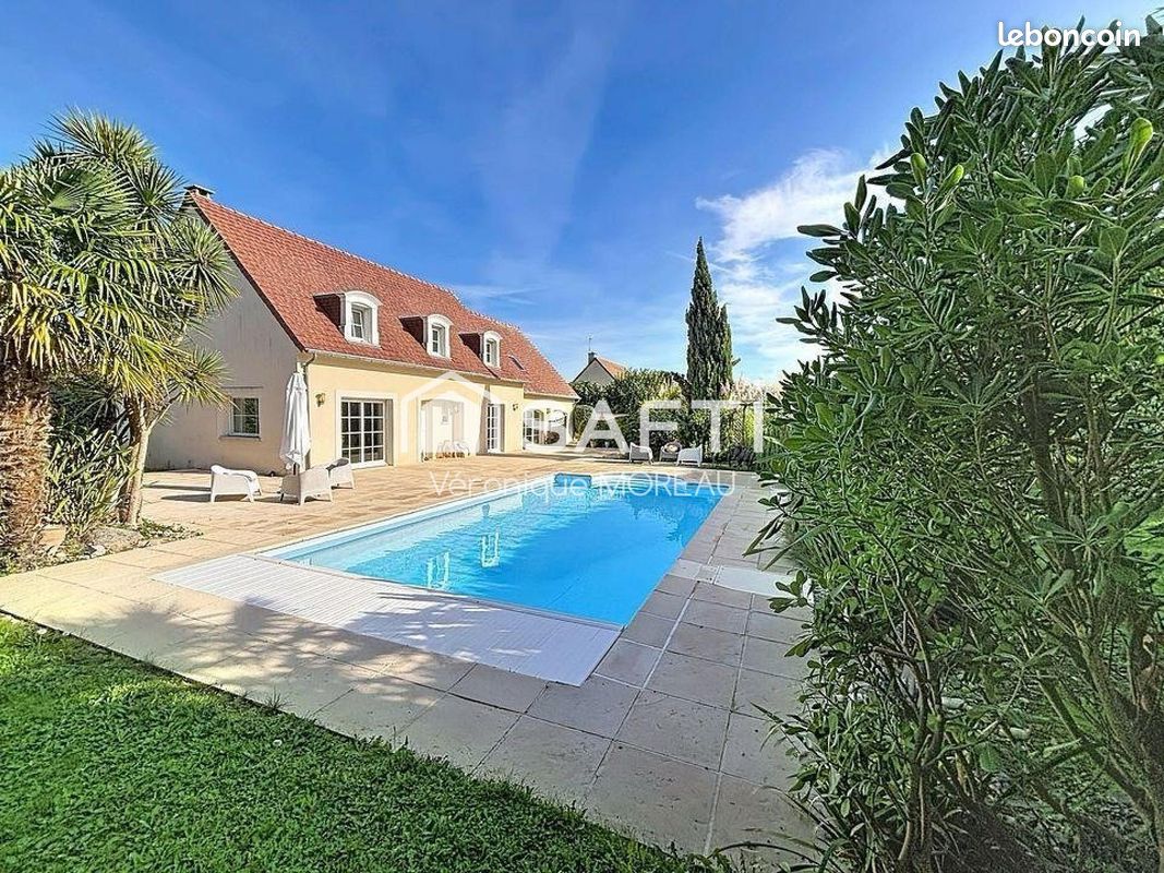 Maison 6 pièces 183 m² · à Moulins-en-Bessin · 183 m² · 545 000 €