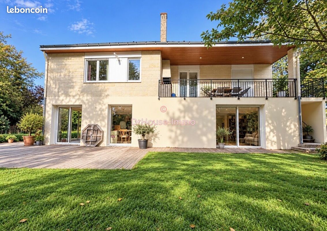 Maison 8 pièces 250 m² · à Saint-Avertin · 250 m² · 542 850 €