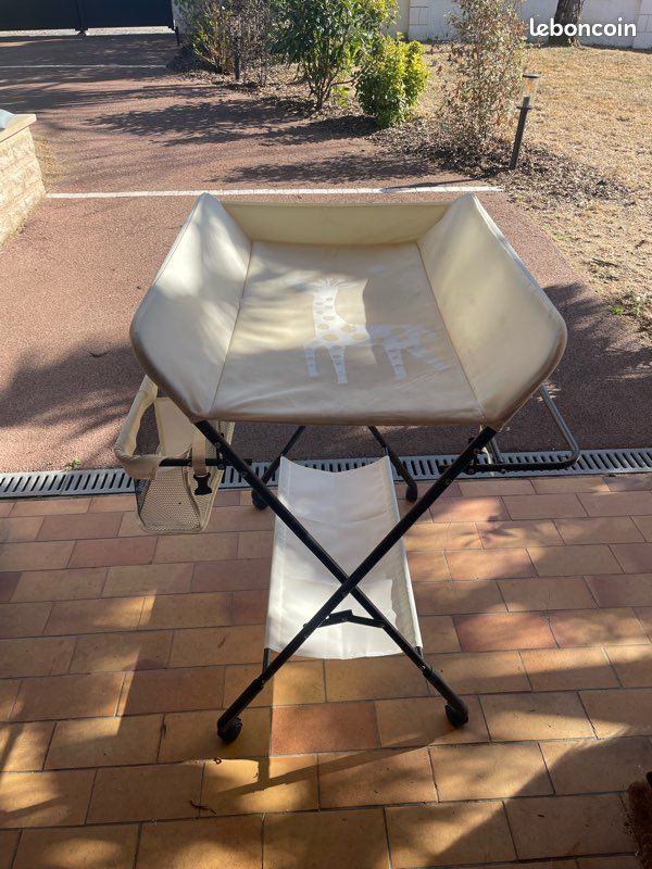 Table à langer pliable (image 1)