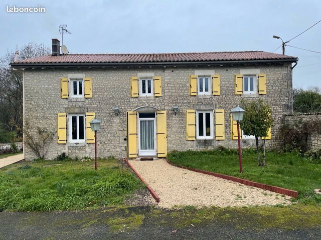 Maison 7 pièces 282 m² · aux Églises-d'Argenteuil · 282 m² · 329 000 €