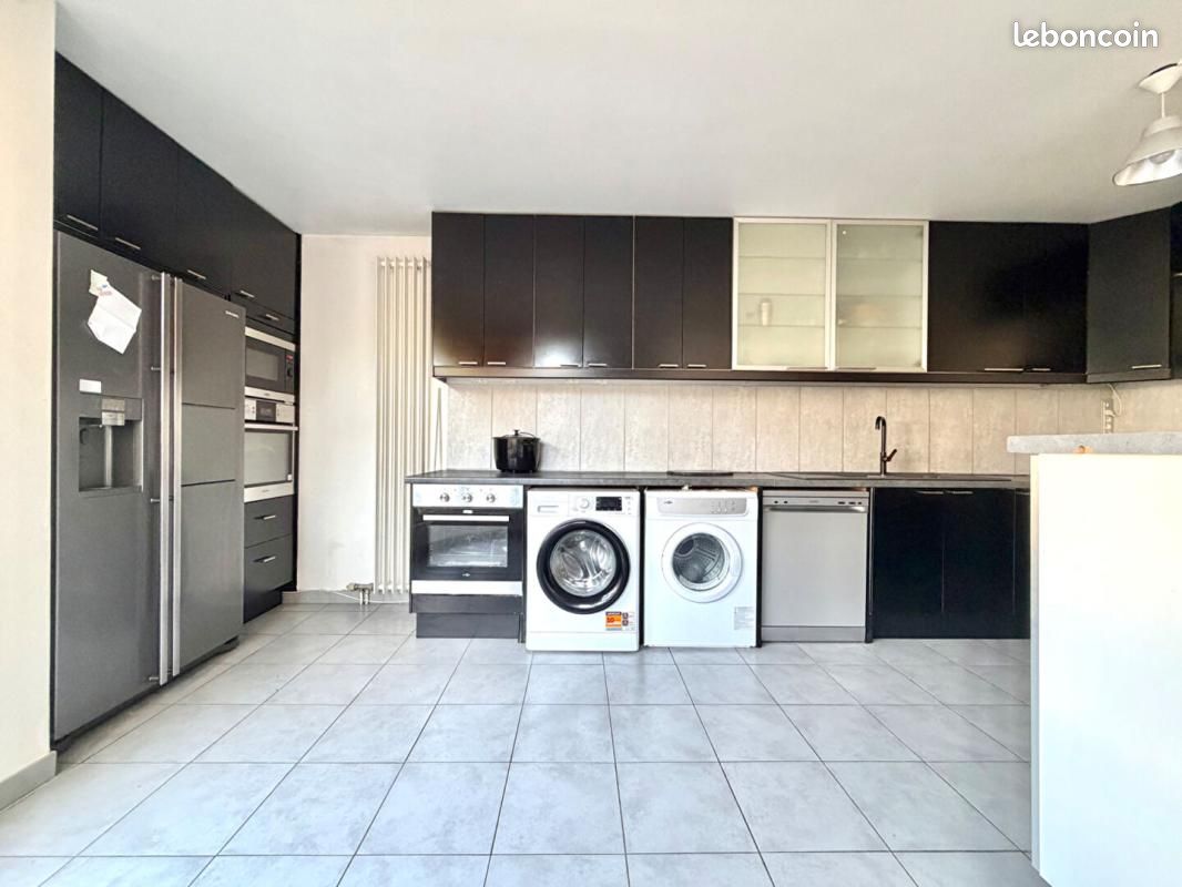 Appartement 6 pièces 120 m² · à Évry-Courcouronnes · 120 m² · 219 000 €