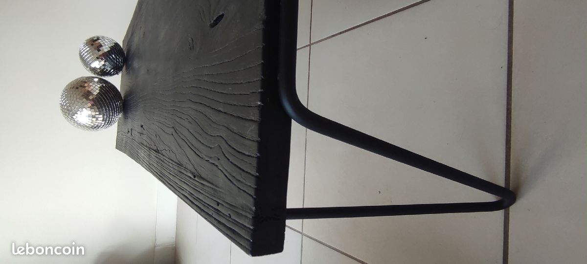 Table basse effet bois brûlé (image 4)
