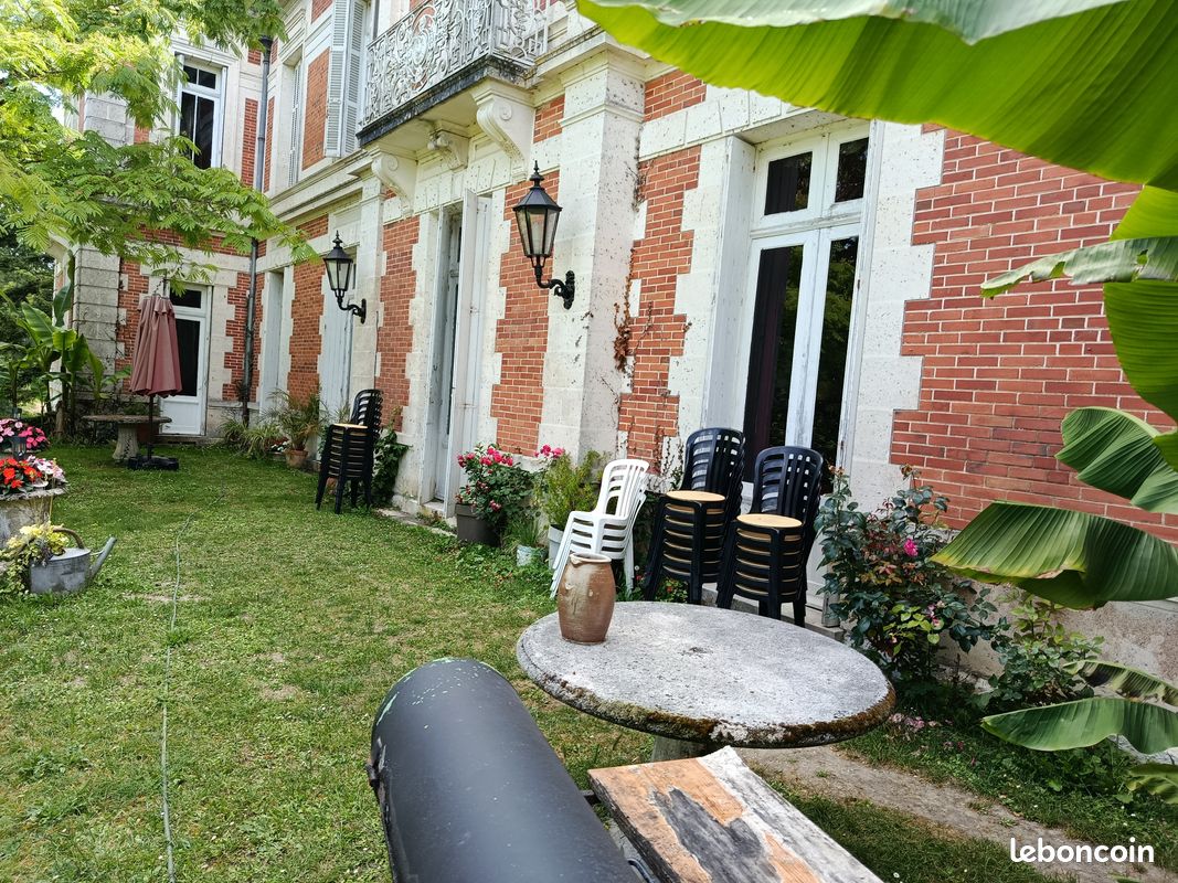 Grand Gîte avec piscine chauffée et couverte privée (Domaine de Champ rose) (image 12)