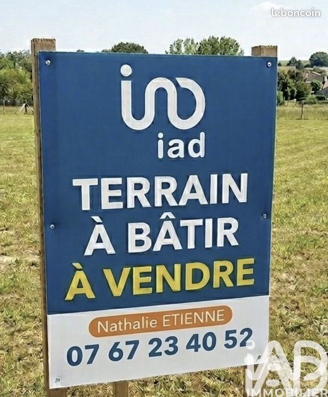 Terrain 831 m² · à Saint-Vaast-en-Chaussée · 831 m² · 78 000 €