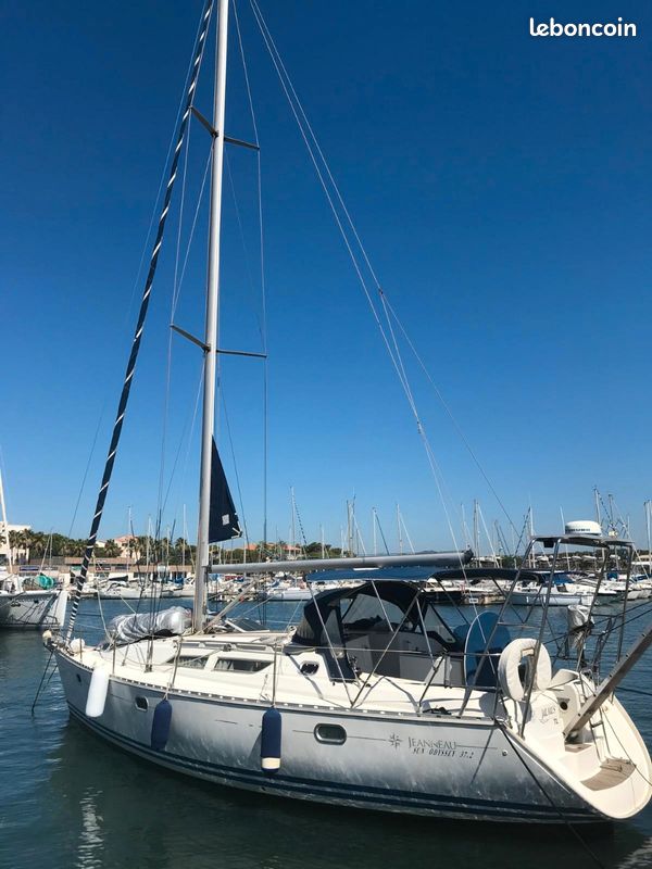SUN ODYSSEY 37 (JEANNEAU) — View photo 1