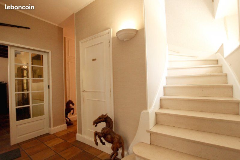 Maison 8 pièces 230 m² - Thouars 79100 (image principale 2)