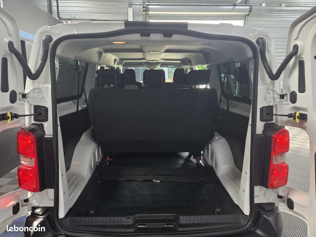 TOYOTA PROACE 1.5 120 D-4D - (RC22) Combi Long Dynamic / TVA Récupérable (image 16)
