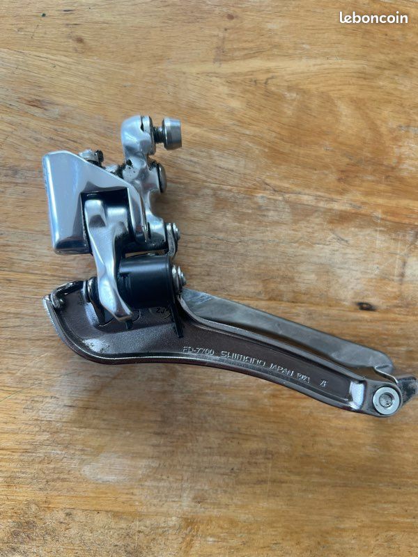 Shimano FD-7700 Dérailleur avant Manuel utilisateur