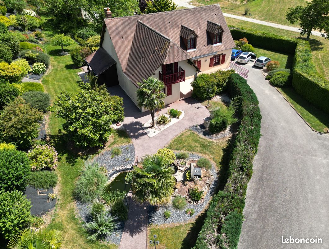 Maison 9 pièces 188 m² · à Échauffour · 188 m² · 350 000 €