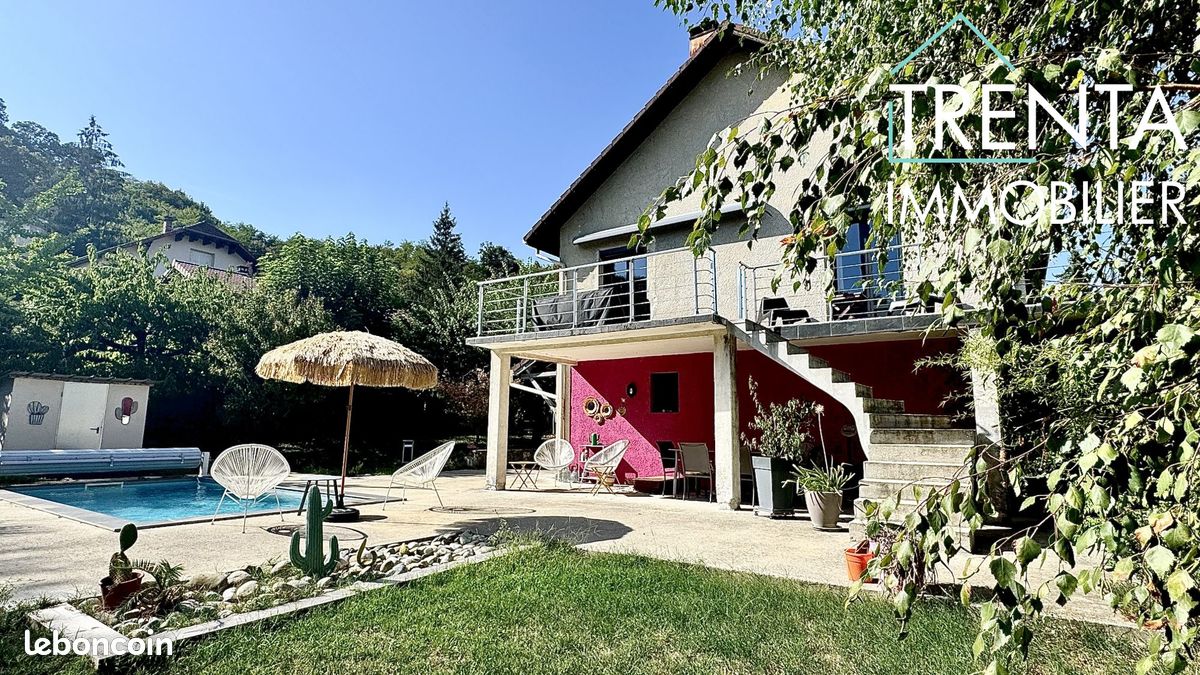 Maison 6 pièces 146 m² · à Tullins · 146 m² · 440 000 €