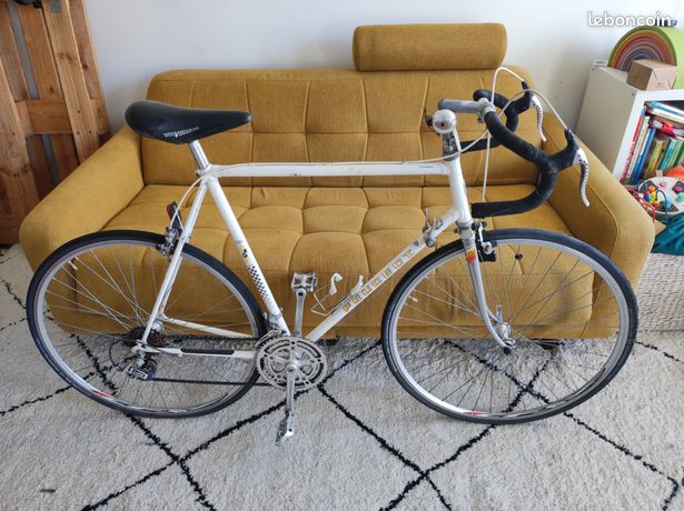 Vélo Vintage Peugeot Homme, En Bon état Et Roulant