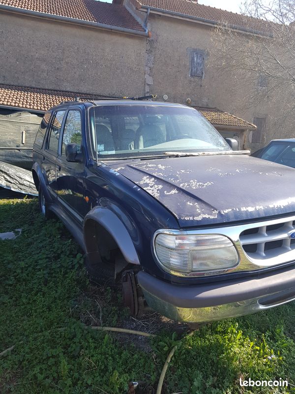 Ford Explorer (image 2)