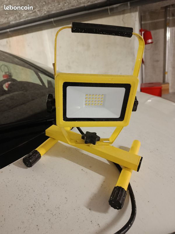 Projecteur chantier (image 1)