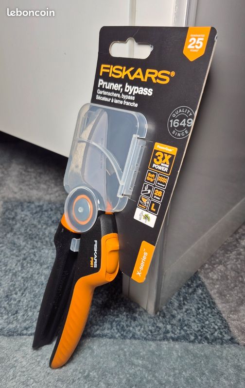 Sécateur à lame franche FISKARS X-series L 26mm P961 - 3X fois plus de puissance (image 2)