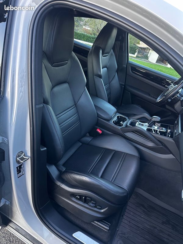PORSCHE CAYENNE E-HYBRID 3.0 V6 462 ch (image 15)