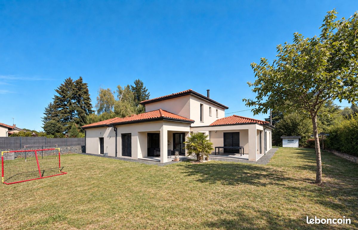 Maison 9 pièces 161 m² · à Châtillon-sur-Chalaronne · 161 m² · 569 000 €