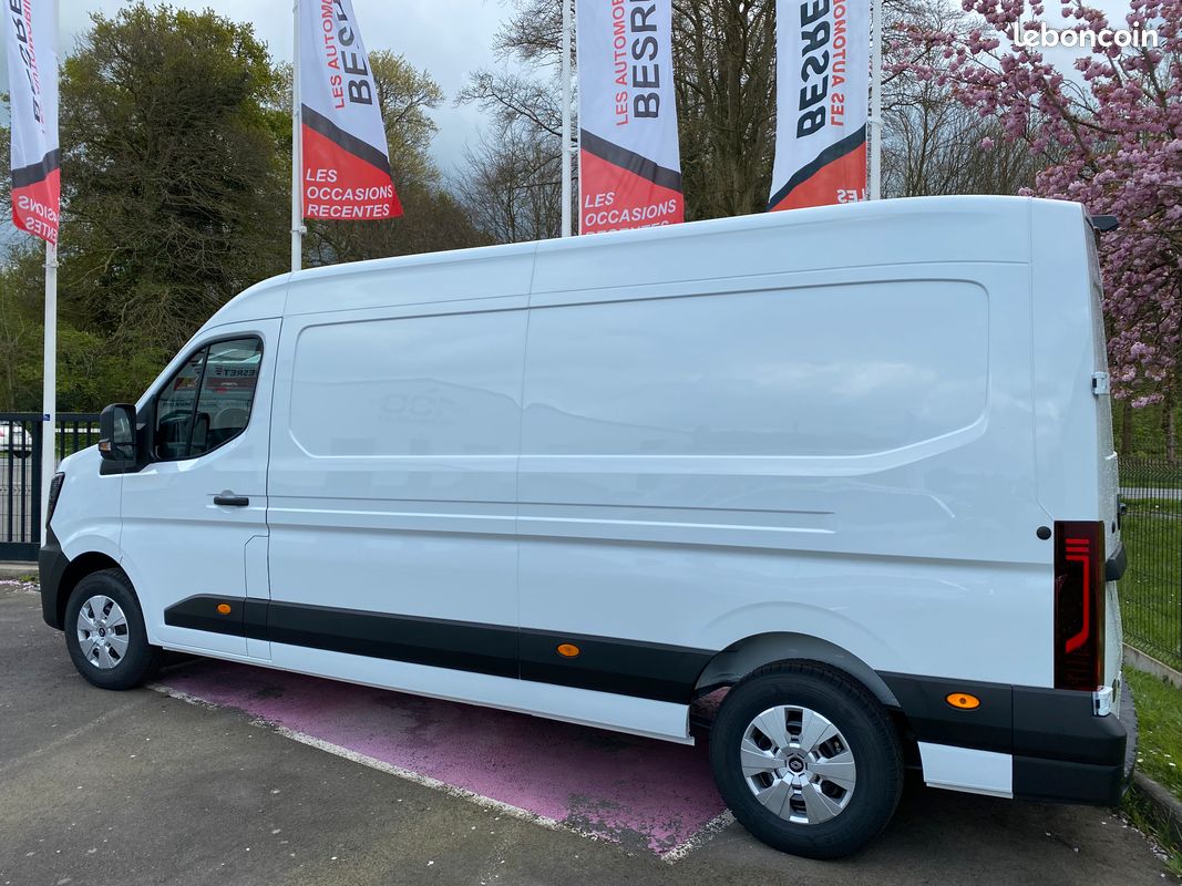 Renault Nouveau Master L3H2 ADVANCE 3T5 Blue dCi 150ch sur parc (image 5)