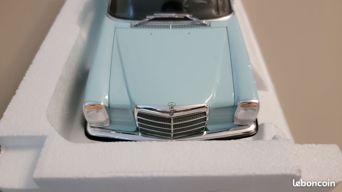 Norev 1:18 Mercedes-Benz 280 SE Baujahr 1968 dunkelgrün metallic 183935
