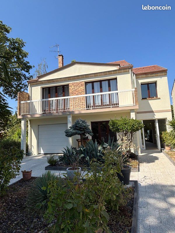 Maison 8 pièces 240 m² · à Villemomble · 240 m² · 590 000 €