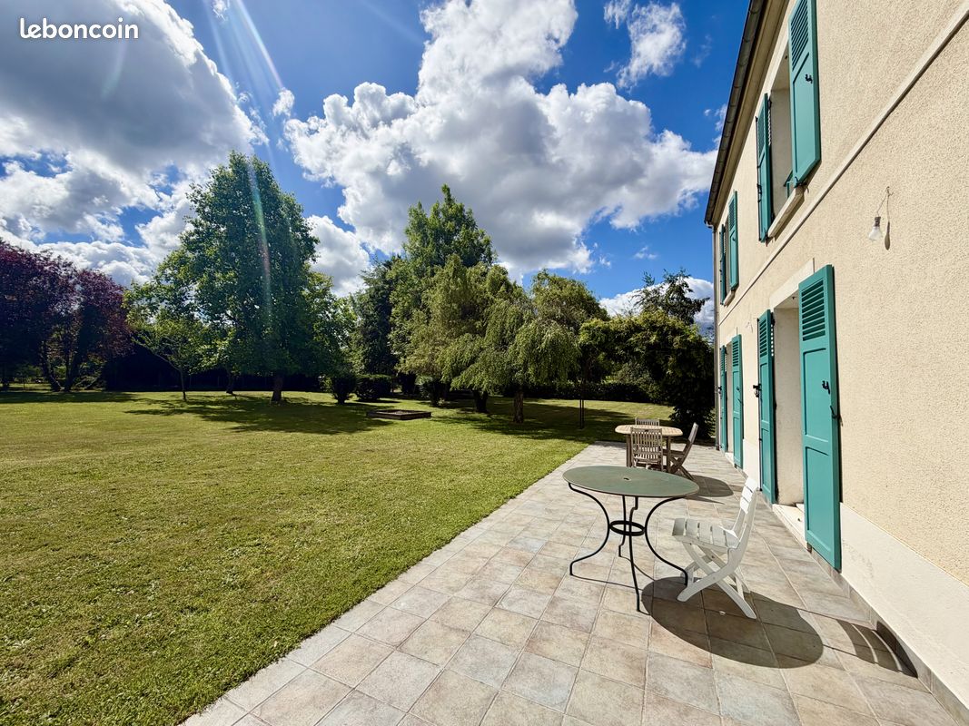 Propriété 9 pièces 190 m² (image 2)