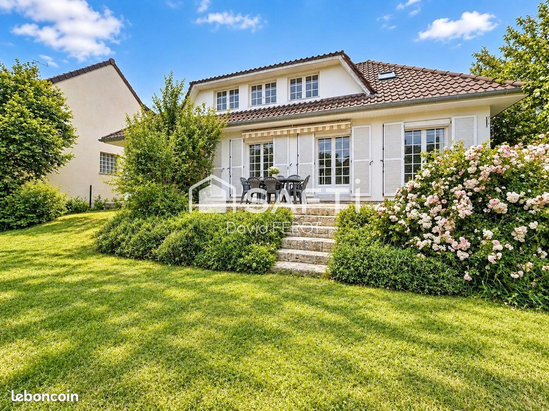Maison 8 pièces 146 m² · à Yerres · 146 m² · 350 000 €