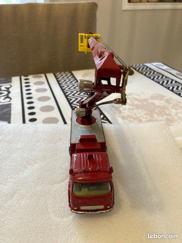 Corgi - 1:50 - Lot 6 camions de transport de bière: - Catawiki