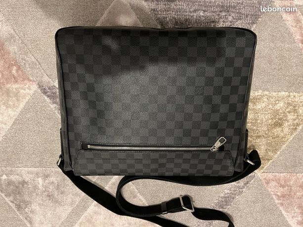 Sac bandoulière Louis Vuitton District 342508 d'occasion