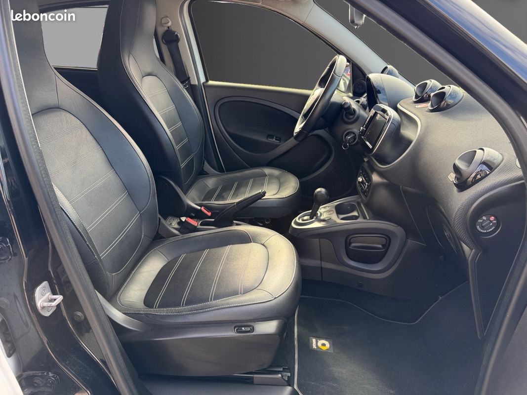 SMART FORFOUR II 0.9 90 PASSION TWINAMIC BVA6 90Ch Garantie 12 mois (image 16)