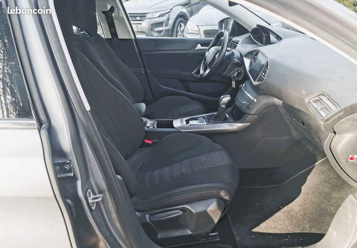 Peugeot 308 Allure 1.2l 130 cv S&S boite EAT6 99500 kms entièrement révisée et garantie (image 2)