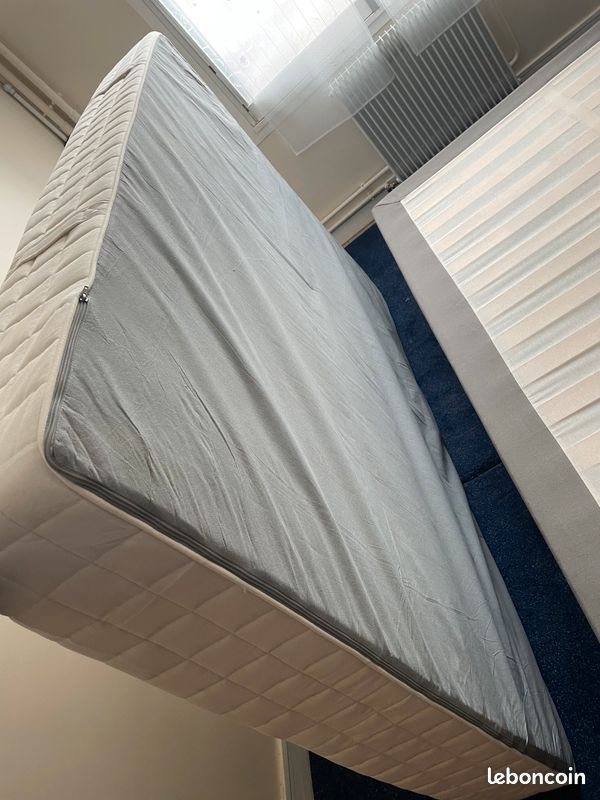 Lit et matelas 140x200 PRESQUE NEUF (image 2)
