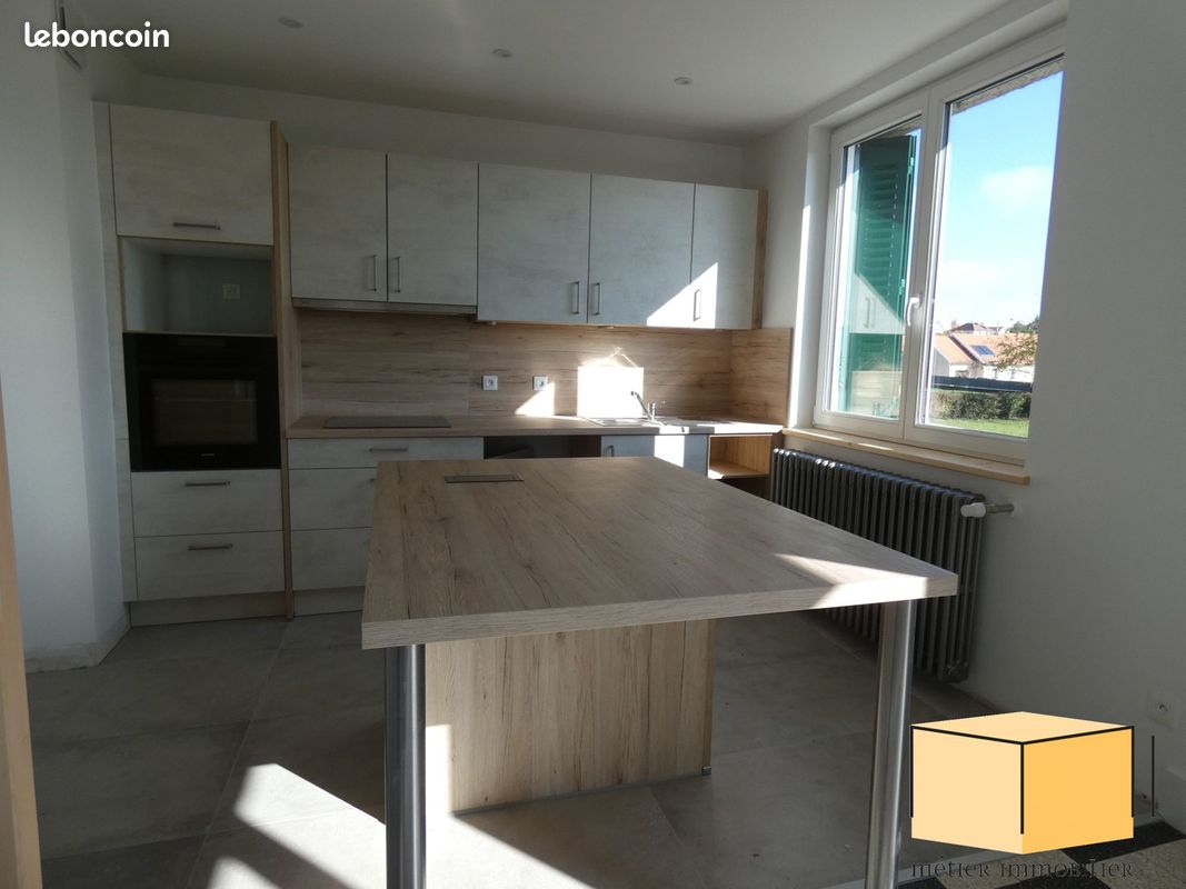 Maison 7 pièces 164 m² · à Belley · 164 m² · 1 416 €/mois
