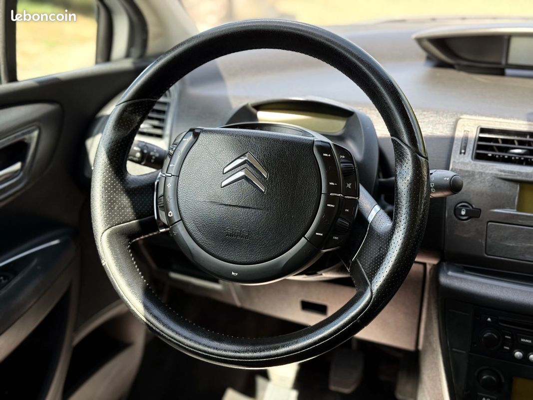 Citroën C4 1.6 HDI 110CH Exclusive – Régulateur – Clim Auto – Jantes Alu – Révisée & Garantie 6 mois (image 18)
